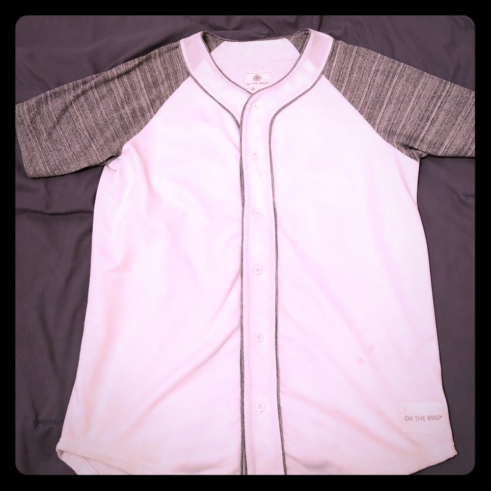 Mens size medium unique baseball jersey